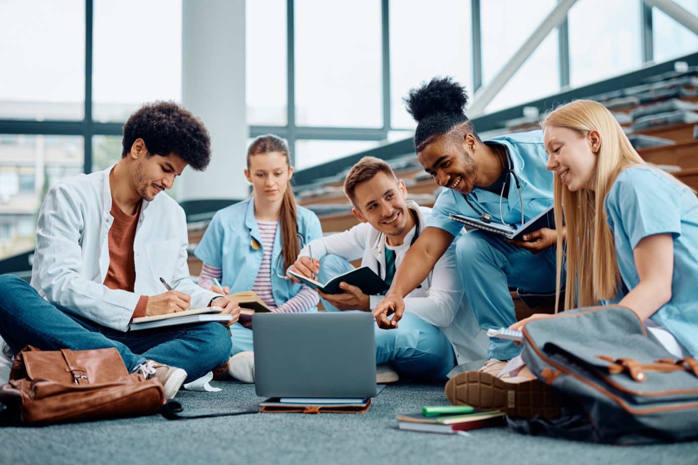 Nontraditional medical students studying together